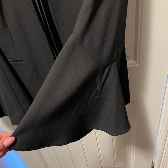 Blazer with bell sleeves - Picture 4 of 6